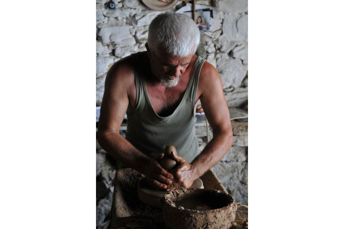 Costis pottery
